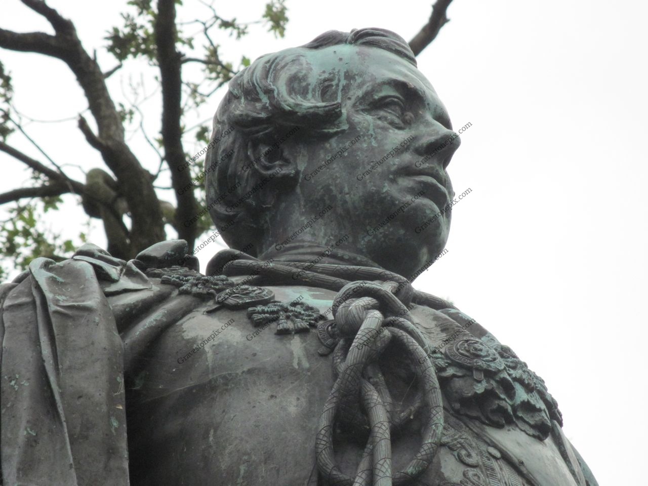 The sculptor has incorporated a lot of detail into the statue